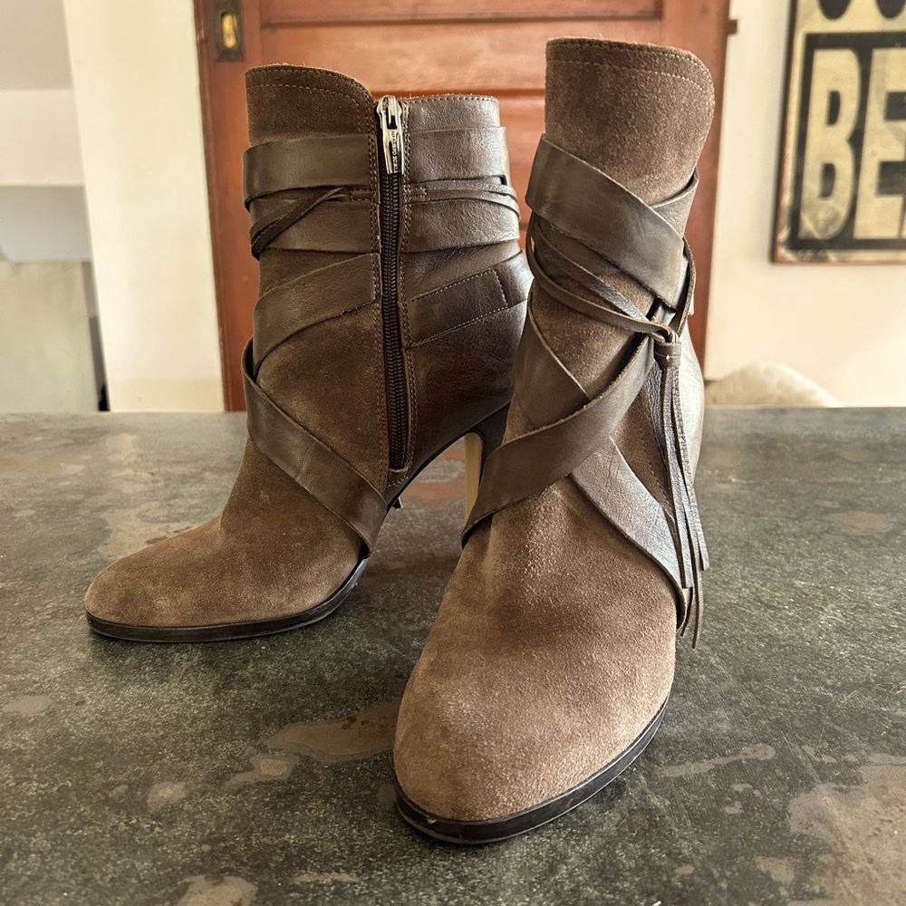 Fabulous Vince Camuto suede and leather bootie, Size 7.5